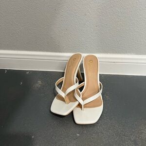 Flip flop style heel